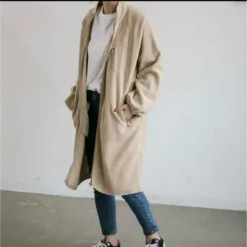 새상품 안티로자 홀리데이 플리스 롱 블루종 베이지