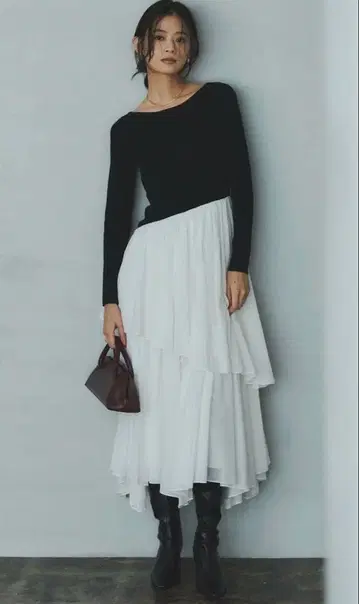 anuans 보트넥 불규칙 밑단 도킹 니트 원피스