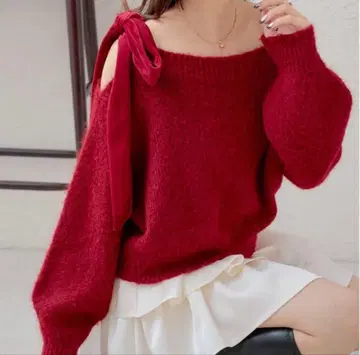 CHICO 벨로아 리본 원숄더 루즈 니트