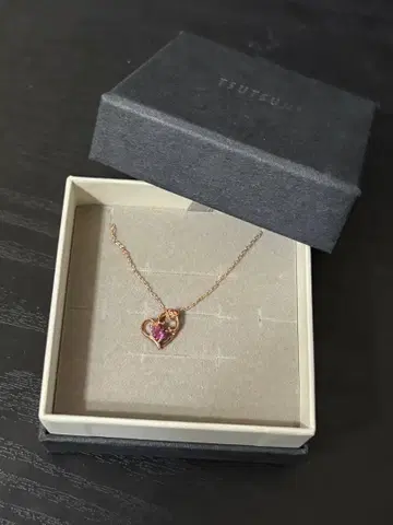 tsutsumi 하트형 골드 목걸이