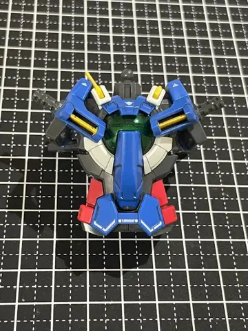 MG 건담 엑시아 몸통 부품