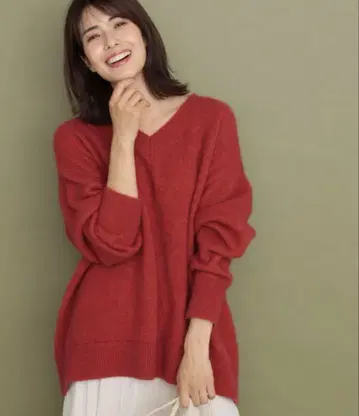 Elura 엘루라 폭스 혼방 V넥 니트