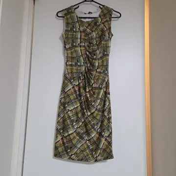 미미 그랜트 체크 무늬 슬리브리스 원피스