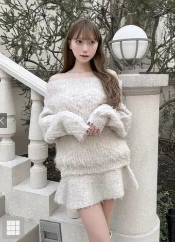 오프숄더 셋업 화이트