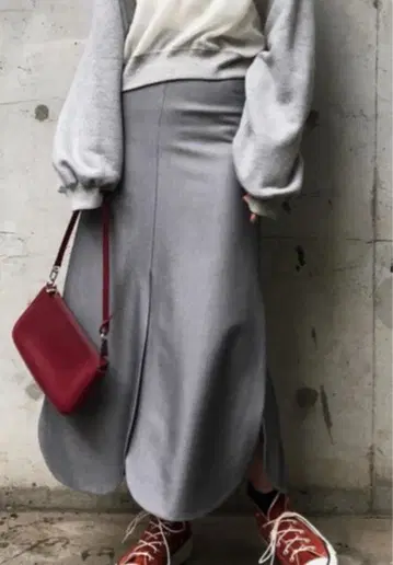 Ameri PETAL HEM SKIRT