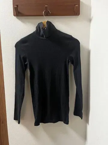 브루넬로쿠치넬리 터틀넥 S 사이즈 이탈리아제