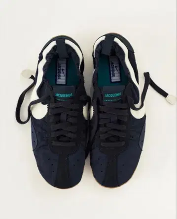 JACQUEMUS 네이비 화이트 스니커즈