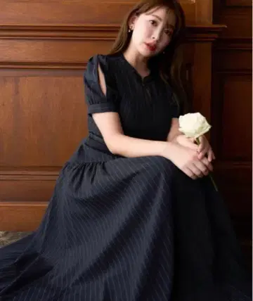 herlipto 핀 스트라이프 벨티드 플레어 드레스