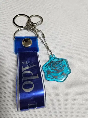 Ado 요다카 은색 테이프 키링