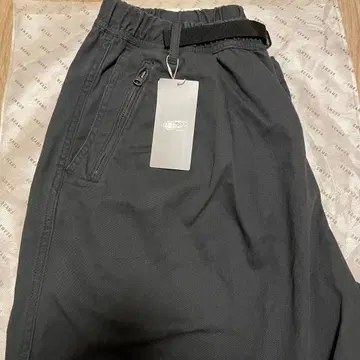 BEAMS 와이드 스트레이트 2 플리츠 벌룬 치노 팬츠