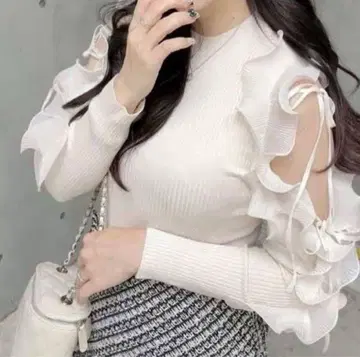 플리츠 프릴 도킹 니트 풀오버 SNIDEL 조개끈 니트