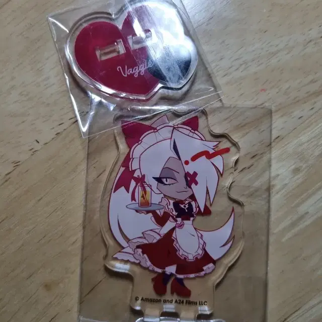 해즈빈호텔 배기 아크릴스탠드