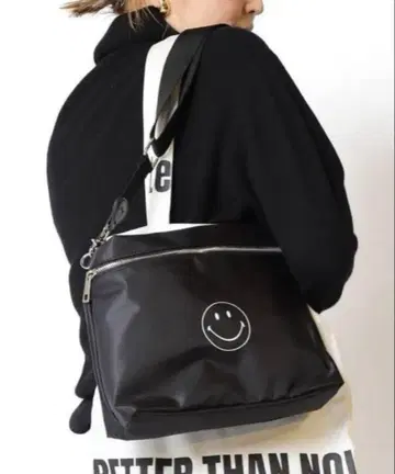 [ GOOD GRIEF! ] SMILE 파우치