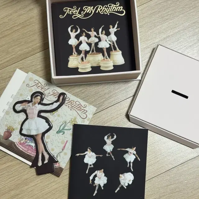 레드벨벳 조이 앨범 필마이리듬 개봉 오르골 버전