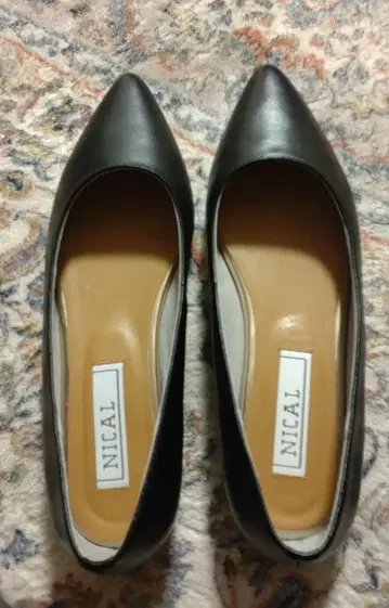 [미사용에 가까움] NICAL 블랙 플랫슈즈