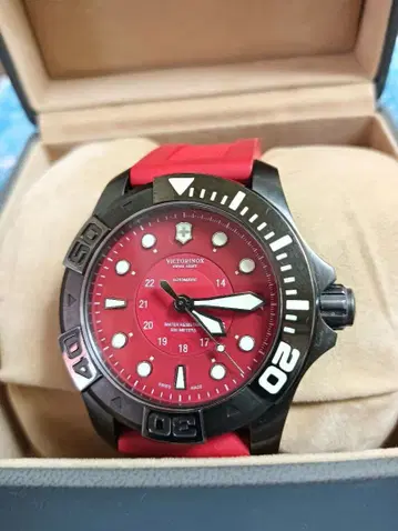 Victorinox 다이버 마스터 500 자동 와인딩 데이트 손목시계