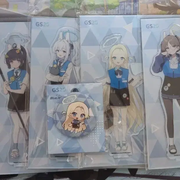 블루아카이브 GS25 아크릴 스탠드, 캔뱃지 일괄 팔아요. (블아)
