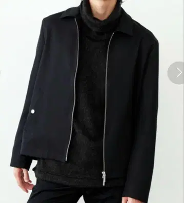 STUDIOUS 브라이트 크로스 숏 지퍼 블루종 블랙 2