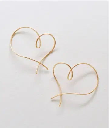 대특가! TAKE-UP 테이크업 꼬임 하트 귀걸이