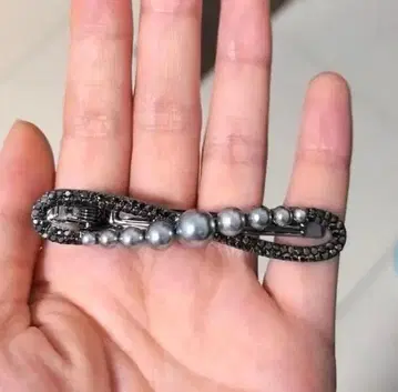 펄과 블랙스톤 머리핀