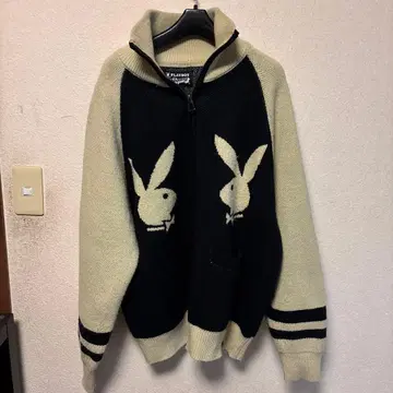 Playboy 토끼 로고 하이넥 니트 아우터