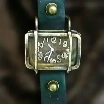 핸드크래프트 공방 작품 스퀘어형 다크 브라운 다이얼 가죽 밴드 손목시계