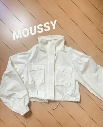 [택 포함 새상품] MOUSSY CROPPED CARGO 자켓