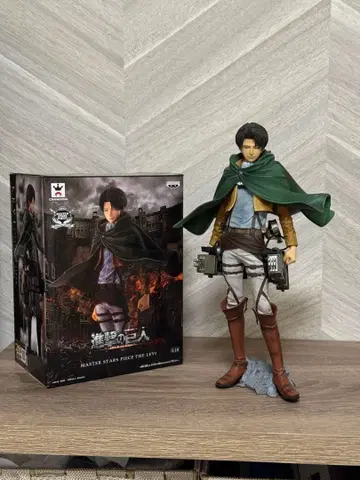 진격의 거인 리바이 피규어
