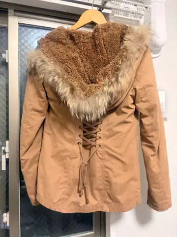 베이지 퍼 후드 아우터