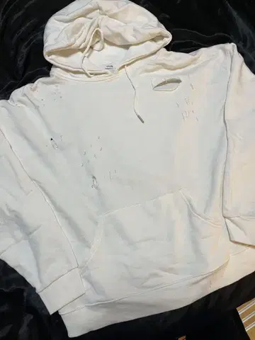 GYDA 데미지 가공 후드 부착 후드티