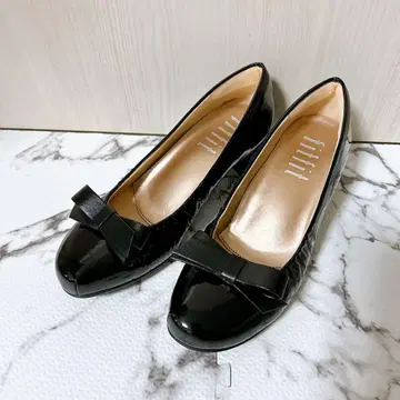 새상품급 핏핏 에나멜 리본 펌프스 2way 블랙 22