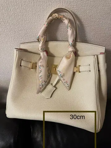 화이트 핸드백 30cm 스카프 포함