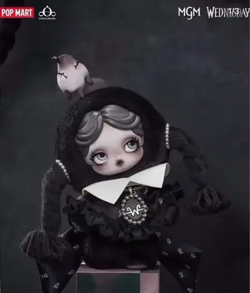 POP MART Wednesday 패션 인형