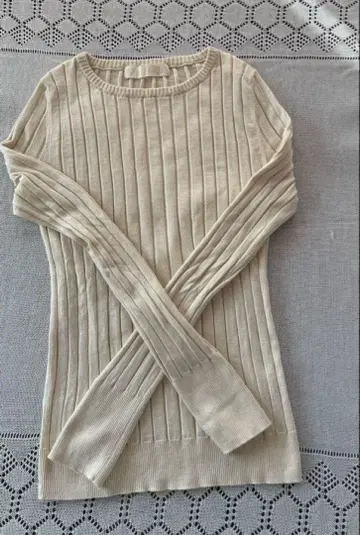 PRISTINE 캐시미어 혼방 와이드 리브 크루 풀오버 (쿨넥)