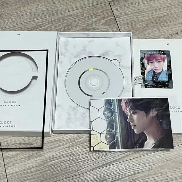 박지훈 O'CLOCK 앨범