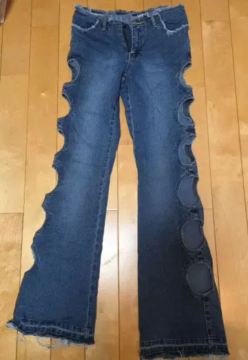 다크 블루 부츠컷 데님 팬츠