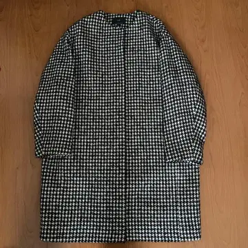 새상품급 23구 체크 트위드 노카라 코트 사이즈 46