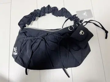 미니 마우스 자수 블랙 숄더백