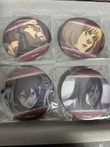 진격의 거인 캔뱃지 4개 세트