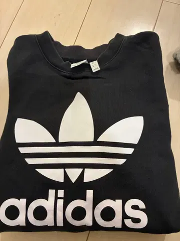 adidas 블랙 맨투맨 트레이닝복