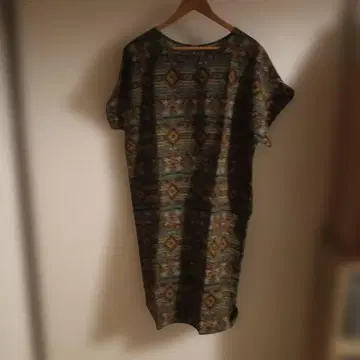 기하학 패턴 반팔 무릎 기장 원피스