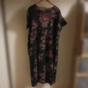 꽃무늬 반팔 티셔츠 원피스 블랙