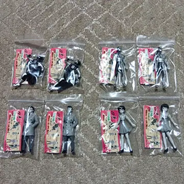 8맨 완전 복각판 리얼 피규어 전 4종을 2세트