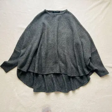 새상품급 미즈이로 인드 판초 스타일 니트 풀오버 그레이