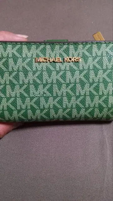 MICHAEL KORS 그린 접이식 지갑