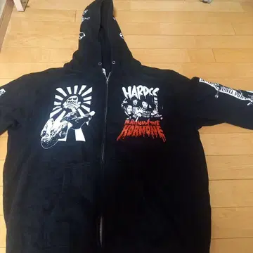 맥시멈 더 호르몬 후드티