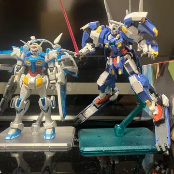조립 완료 건담 프라모델 2세트