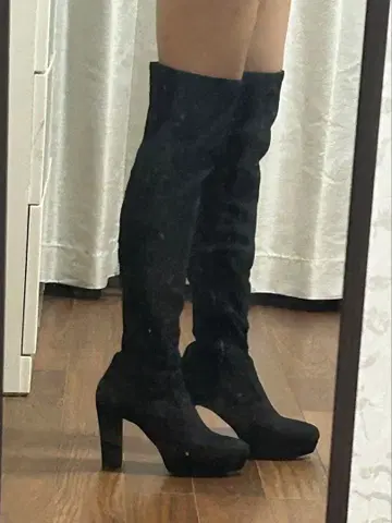 R&E L 사이즈 24~24.5cm 블랙 스웨이드 오버니 하이 부츠