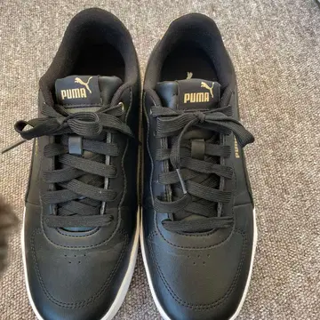 PUMA 블랙 스니커즈