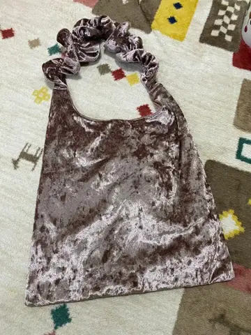 브라운 벨벳 토트백